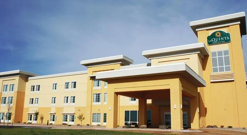 photo 1 of La Quinta Inn & Suites Clinton