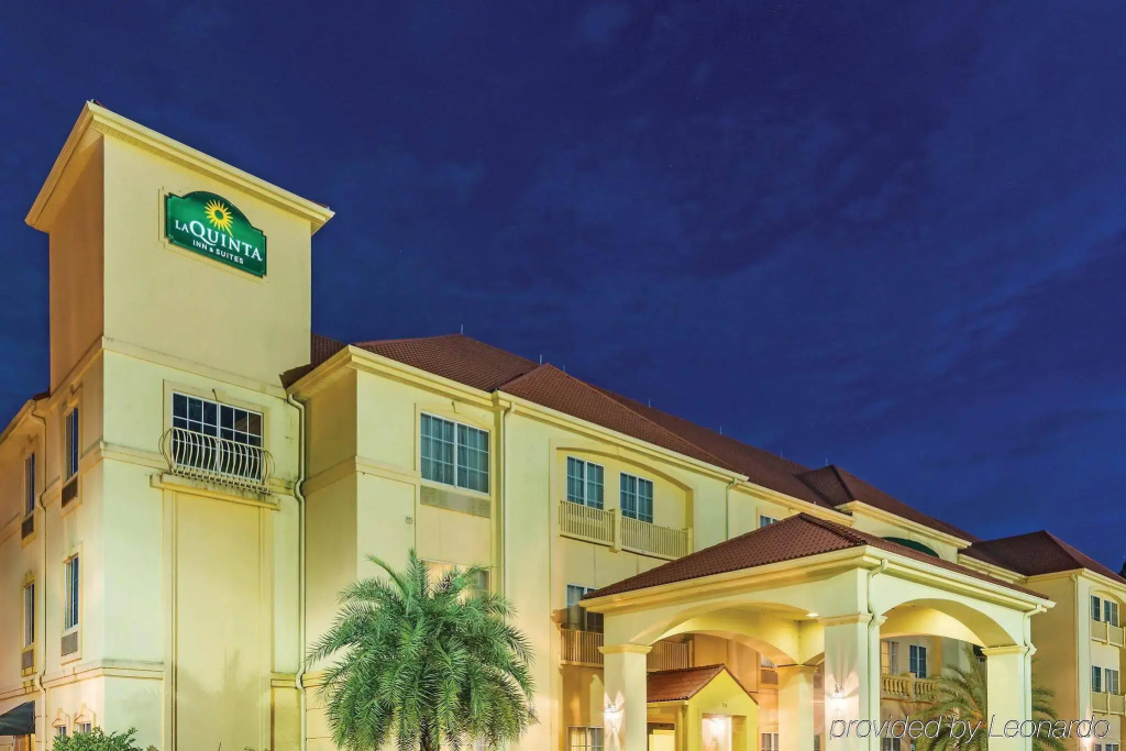 photo 1 of 科文頓拉昆塔套房酒店(The Chateau Hotel Covington)