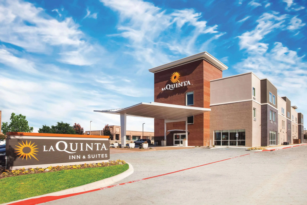 photo 1 of La Quinta Inn & Suites by Wyndham Dallas Northeast-Arboretum