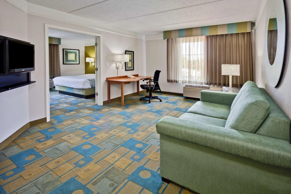 photo 1 of La Quinta Inn & Suites Ft. Lauderdale Airport