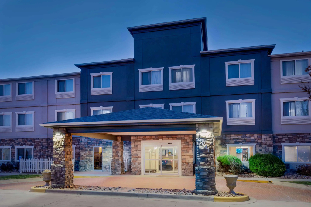 photo 1 of Baymont by Wyndham Henderson Northeast Denver