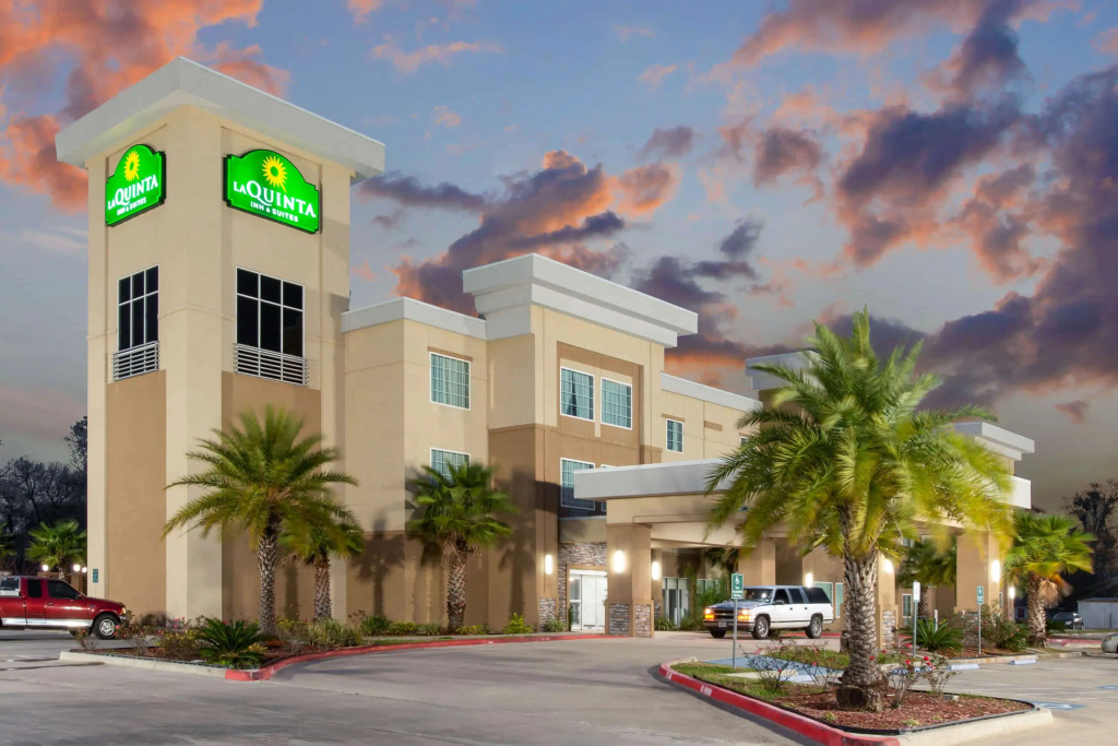 photo 1 of La Quinta Inn & Suites by Wyndham Lake Charles - Westlake