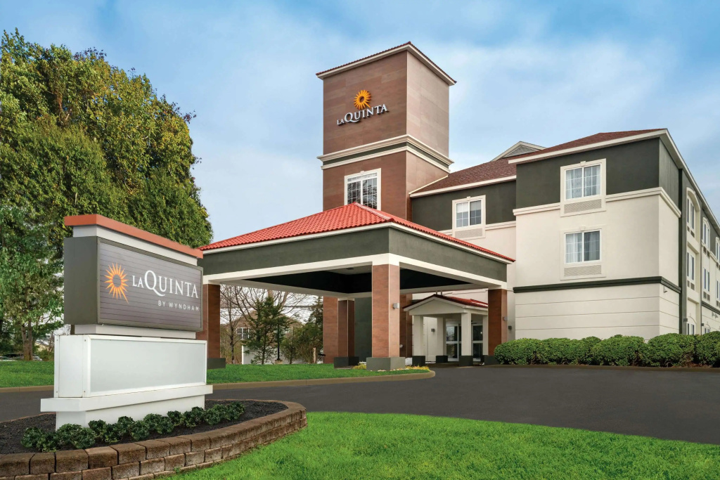 photo 1 of La Quinta Inn & Suites by Wyndham Latham Albany Airport