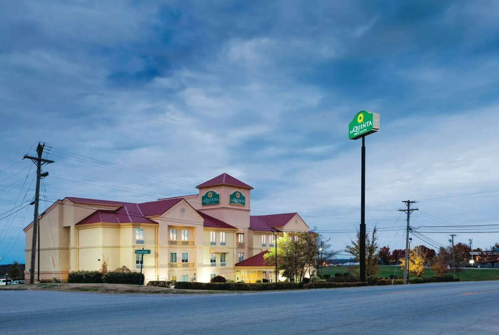 photo 1 of La Quinta Inn And Suites Lexington South Hamburg
