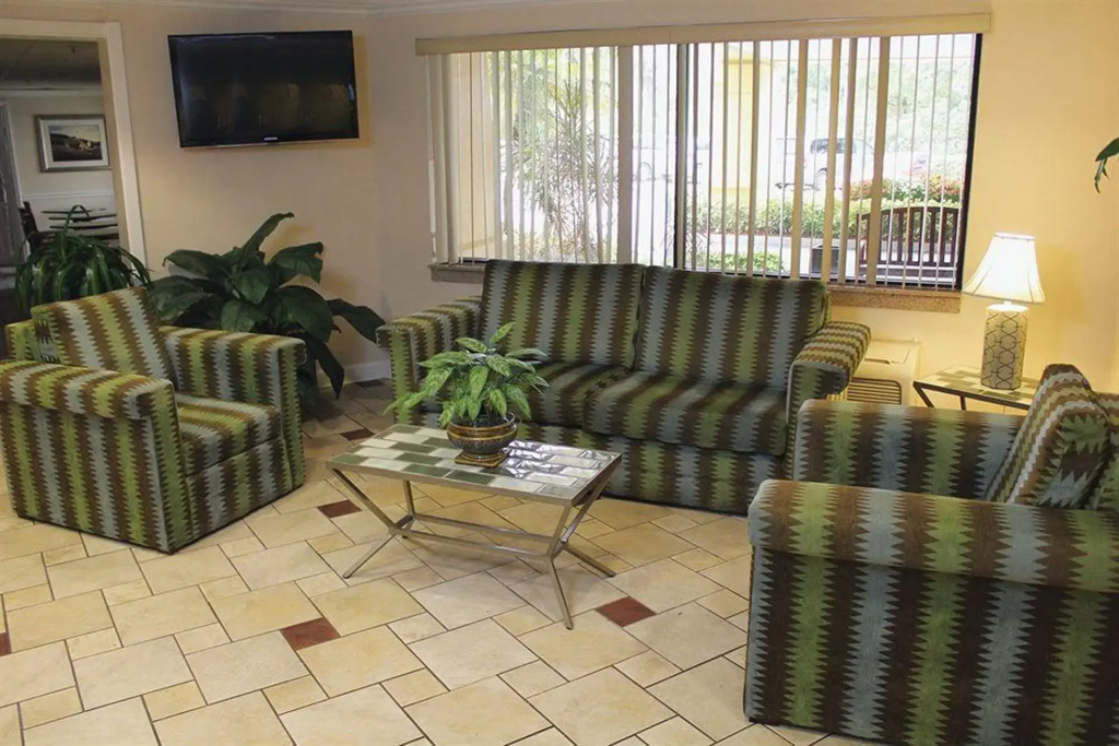 photo 1 of La Quinta Inn Suites Miami Airport East