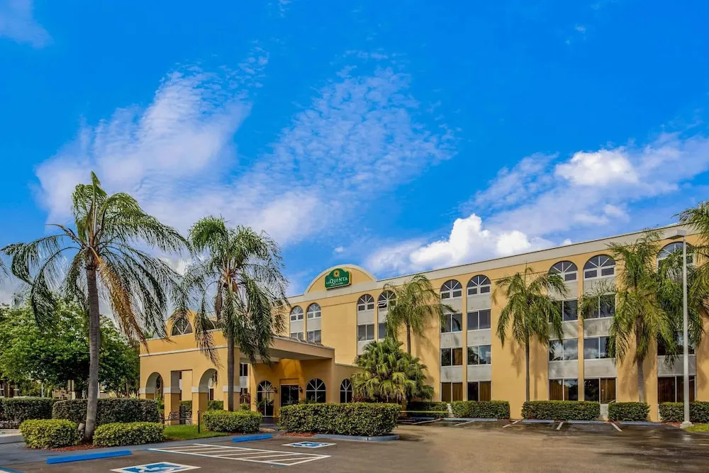 photo 1 of La Quinta Inn N Suites Miami Lakes