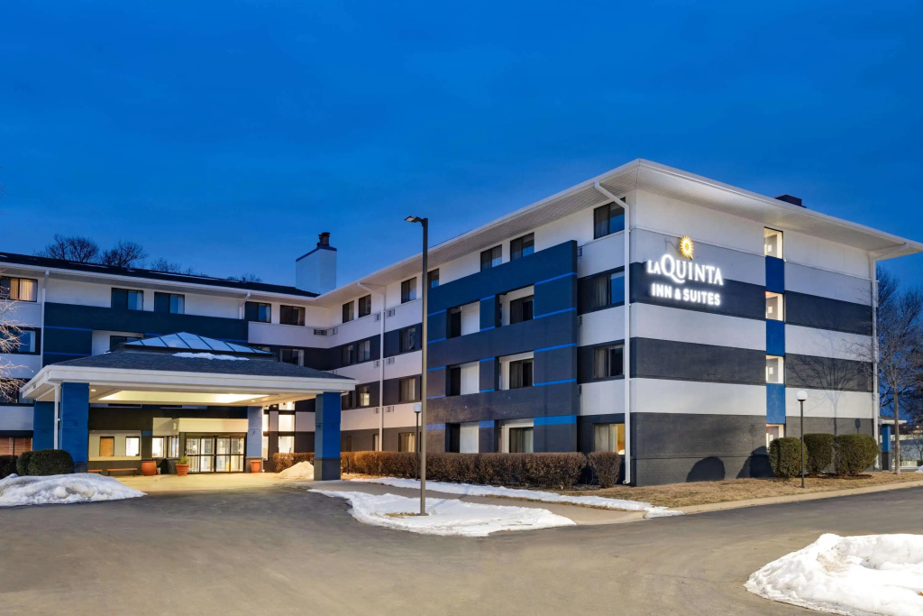 photo 1 of La Quinta Inn & Suites by Wyndham Minneapolis-Minnetonka