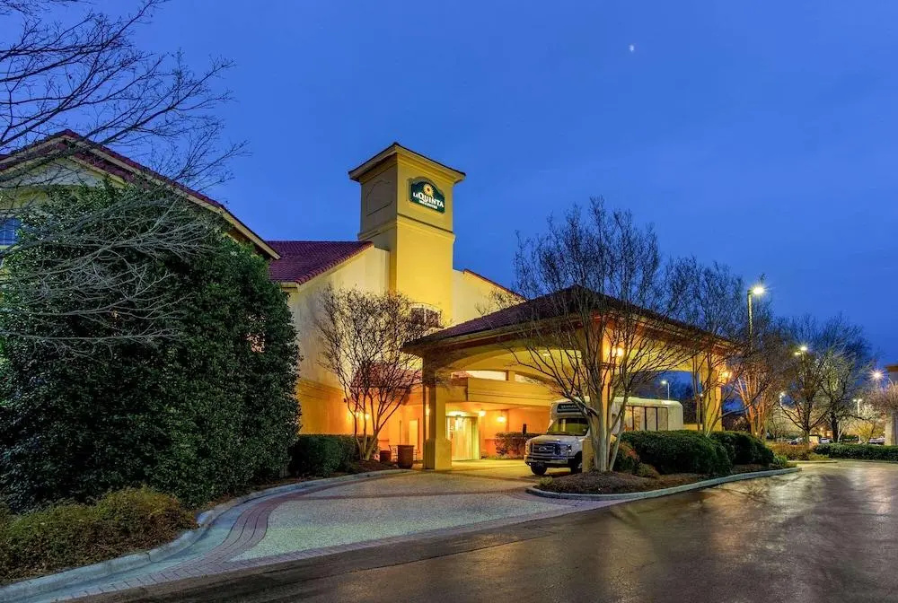 photo 1 of La Quinta Inn & Suites Raleigh Durham Intl Ap