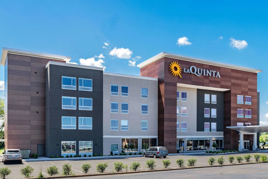 photo 1 of La Quinta Suites by Wyndham South Bend Notre Dame Area