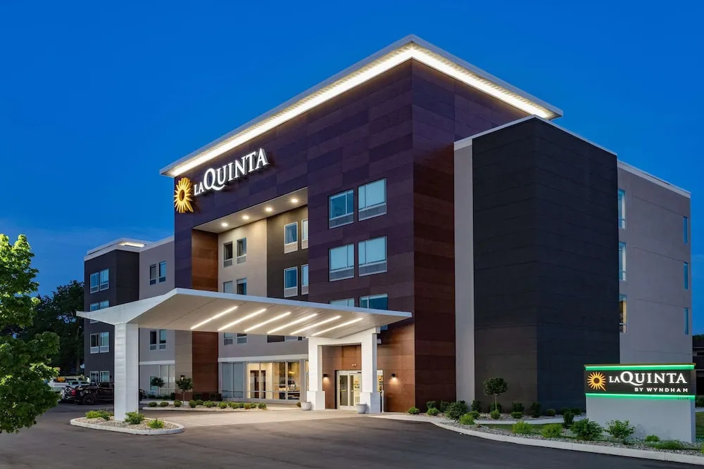 photo 1 of La Quinta Inn & Suites South Bend near Notre Dame