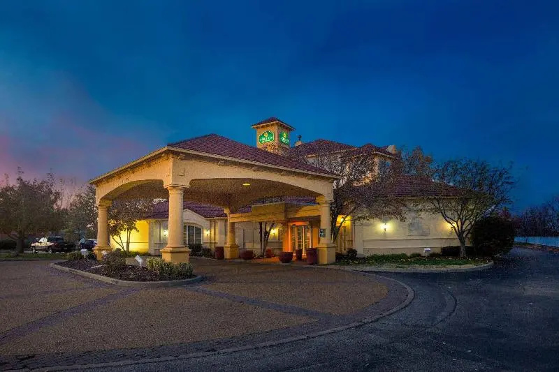 photo 1 of La Quinta Inn & Suites Westport