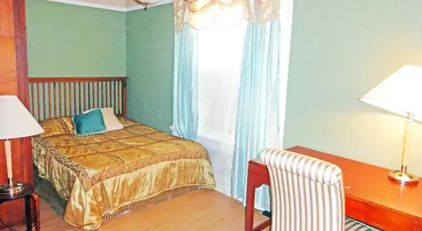 photo 1 of LA Room Rental
