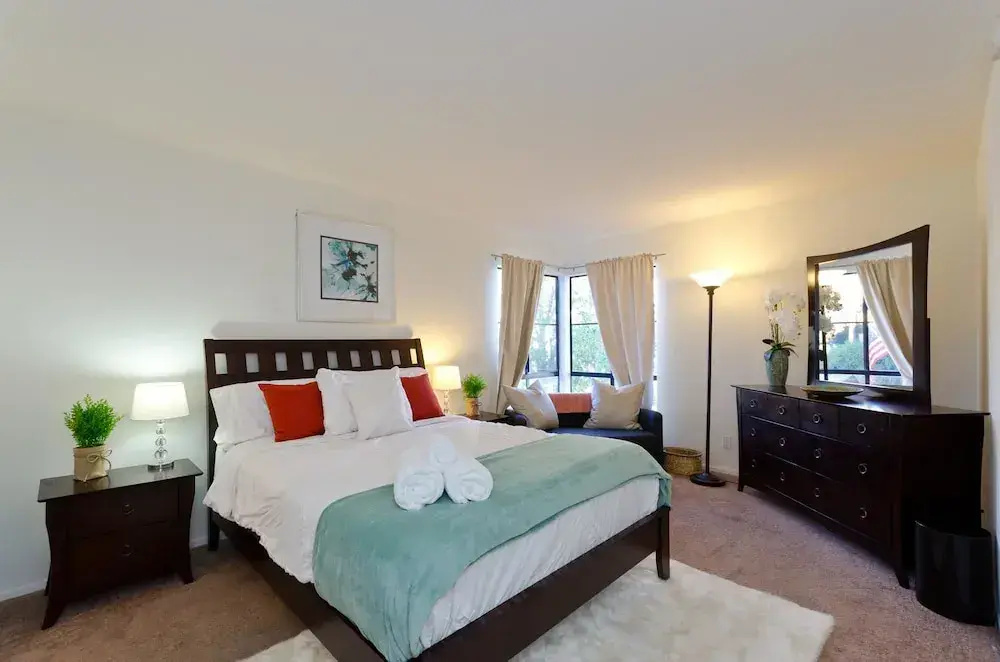 photo 1 of LA037 2 Bedroom Apartment By Senstay