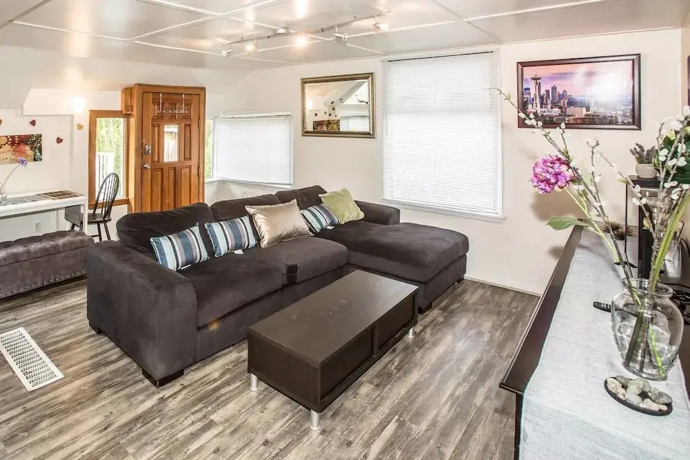 photo 1 of Lake Daze Getaway Beautiful Seattle 3 bd 1 ba