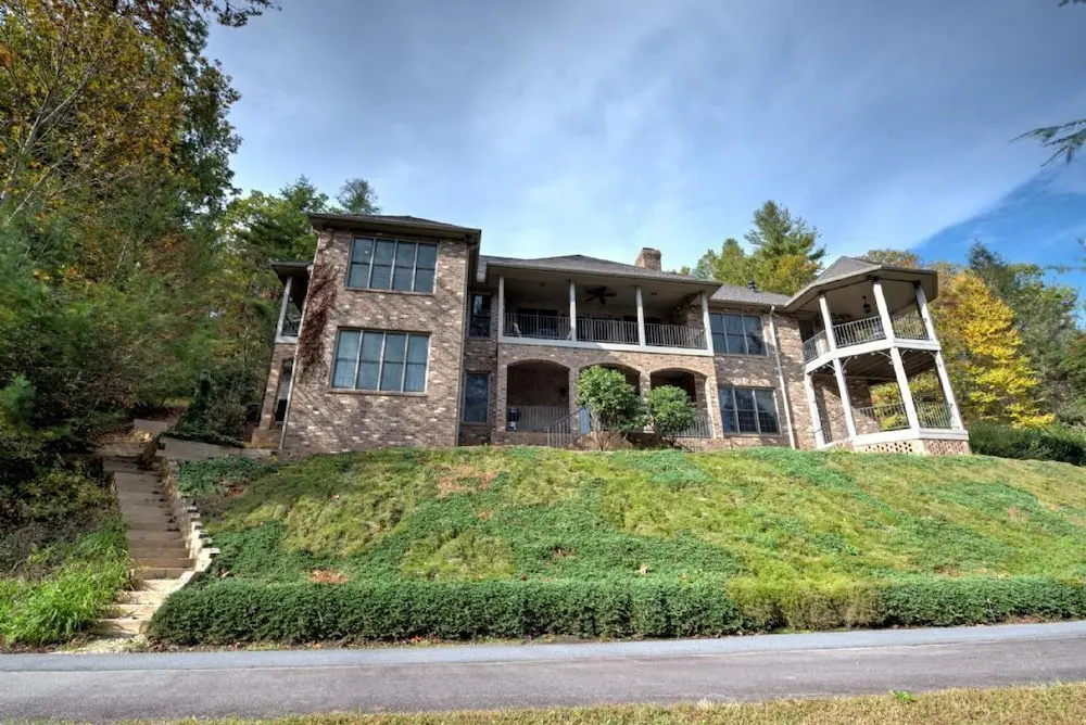 photo 1 of Lake Serenity - 6 Br Home