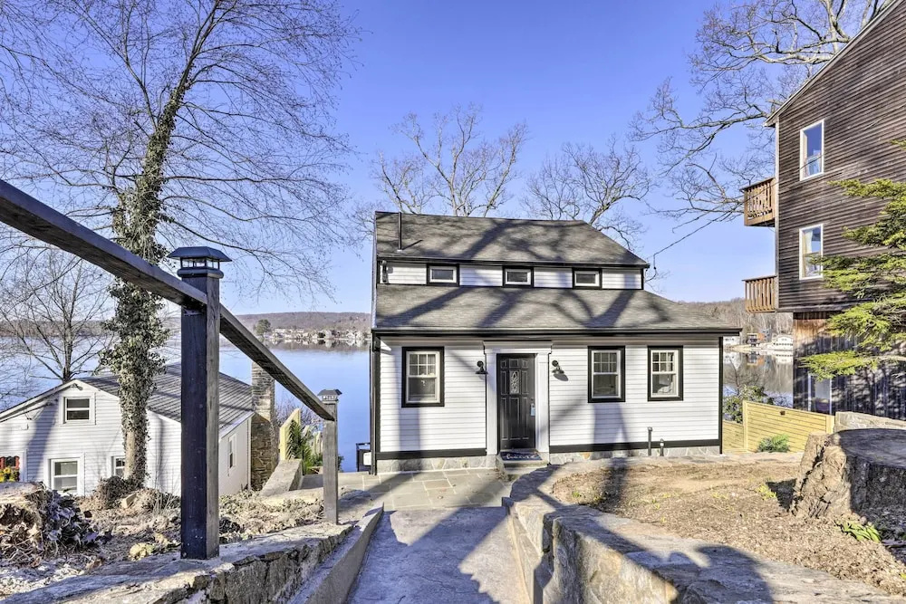 photo 1 of Lakefront Home: 2 Mi to Air Line State Park Trail!