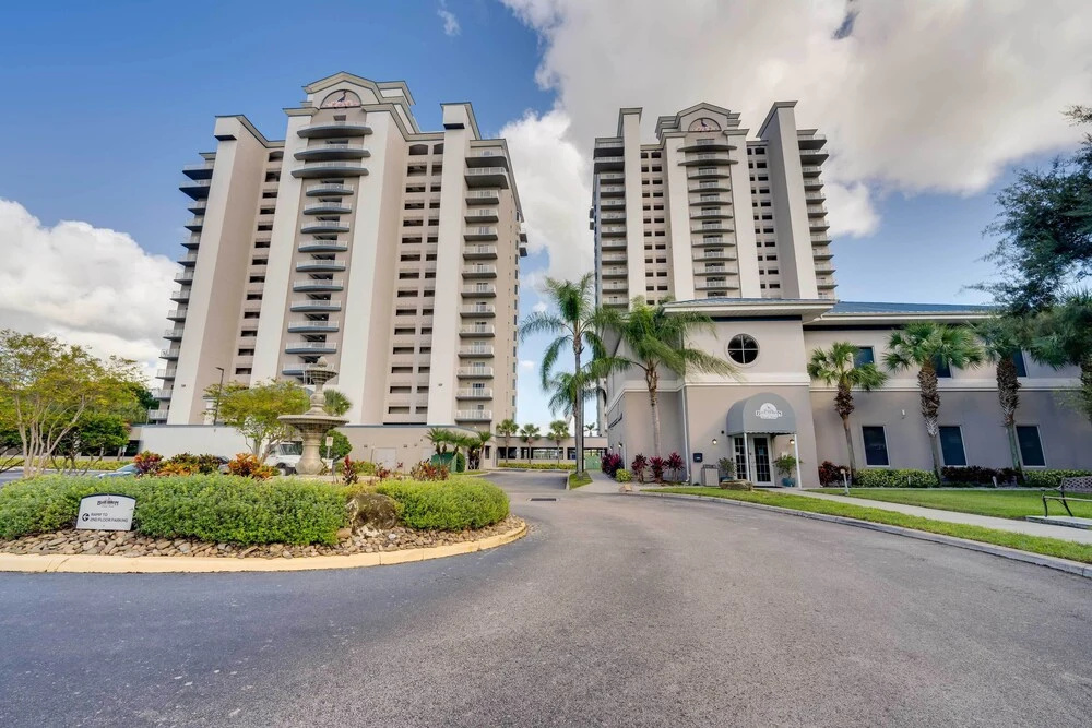 photo 1 of 1 Mi to Disney World: Lakefront Condo in Orlando!