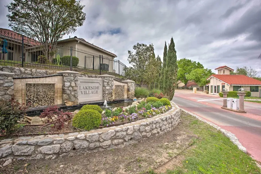 photo 1 of 7 Mi to Winery: Lakefront Rockwall Home w/ Deck