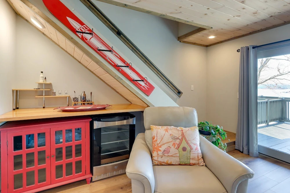 photo 1 of Lakefront Townhome w/ Dock: 6 Mi to Blue Ridge!
