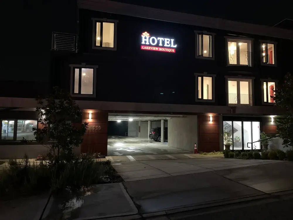 photo 1 of Lakeview Hotel