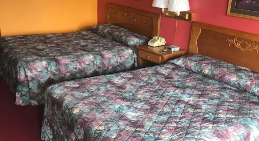 photo 1 of Lakeview Inn