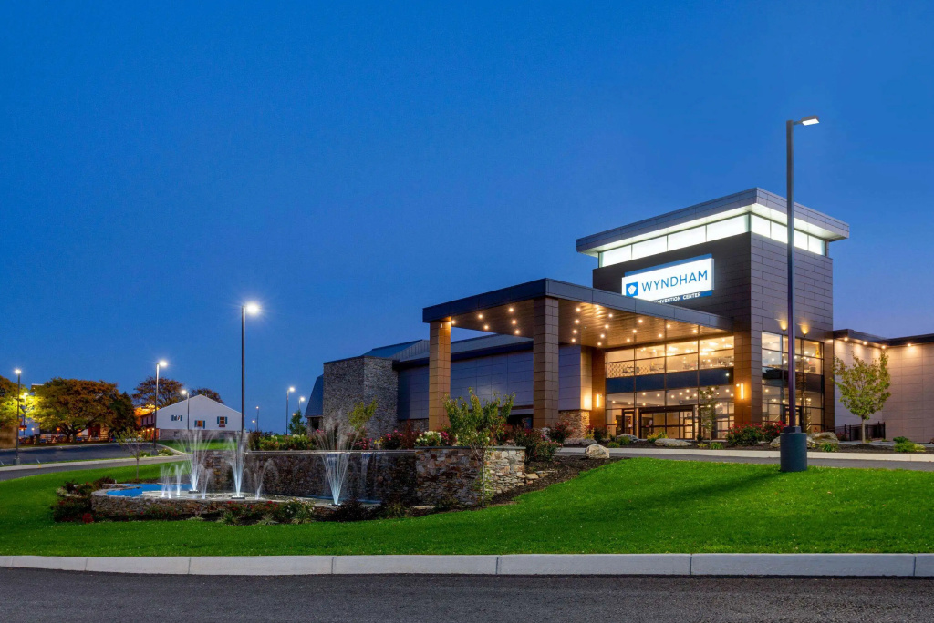 photo 1 of Wyndham Lancaster Resort & Convention Center