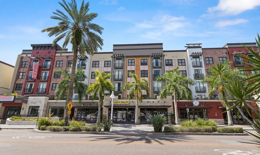 photo 1 of Landing Modern Apartment With Amazing Amenities Id81589