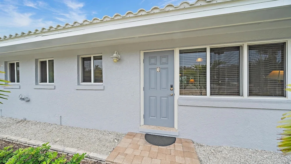 photo 1 of Las Hermanas 3 1 Bedroom Condo by RedAwning
