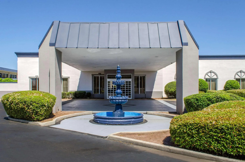 photo 1 of Quality Inn & Suites