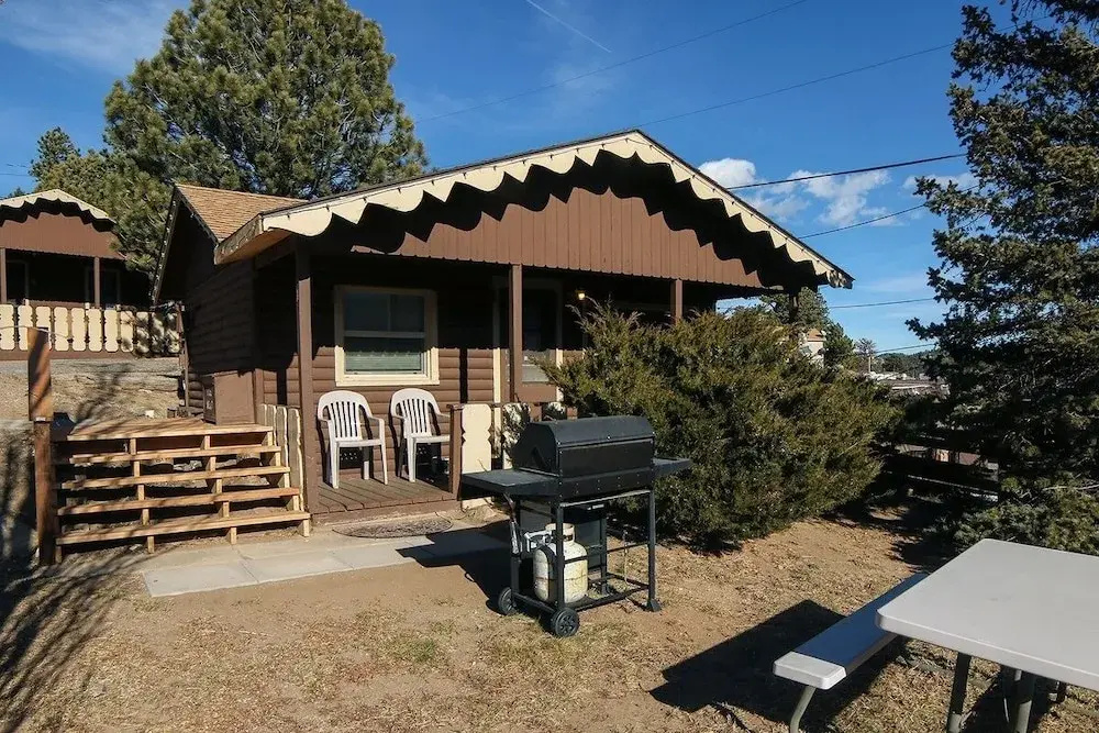 photo 1 of Lazy R Cottages: 1 1 Bedroom Apts