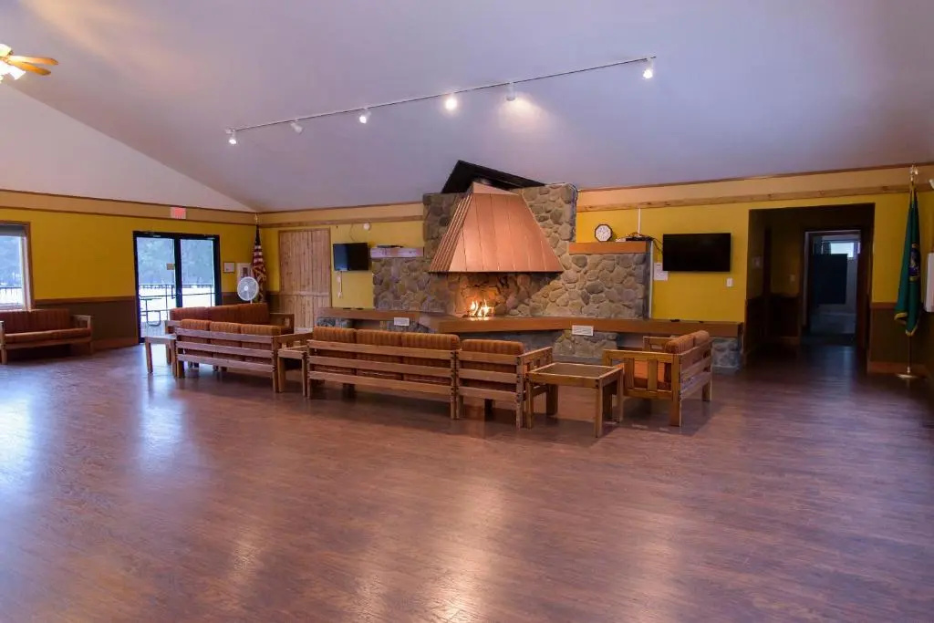photo 1 of Leavenworth Camping Resort Lakeview Lodge 4