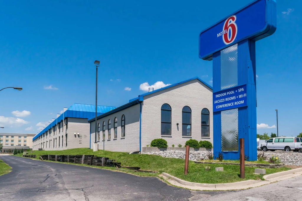 photo 1 of Motel 6 Richmond, IN