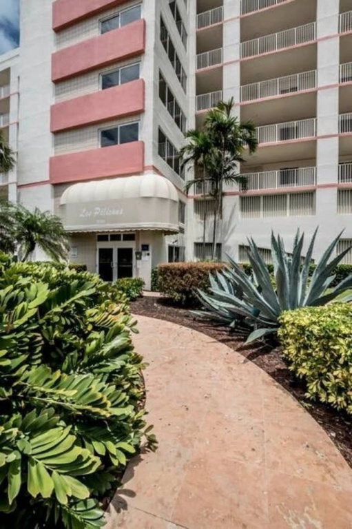 photo 1 of Les Pelicans 404 - 4 People, Sunny Isles Str-01043