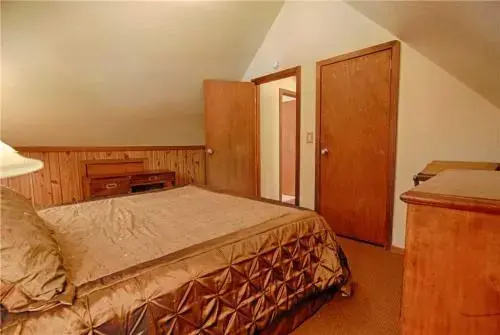 photo 1 of Lewis Ave Lodge - 3 Br Home