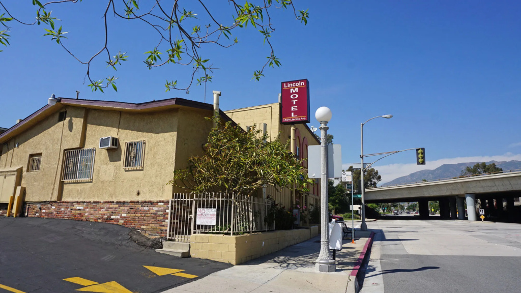 photo 1 of Lincoln Motel