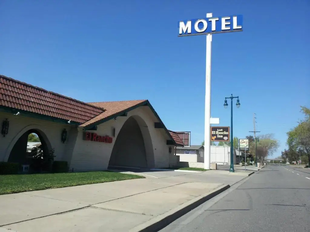 photo 1 of Grapevine Inn