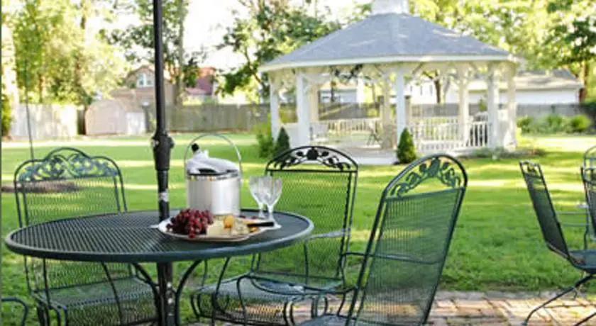 photo 1 of Loganberry Inn