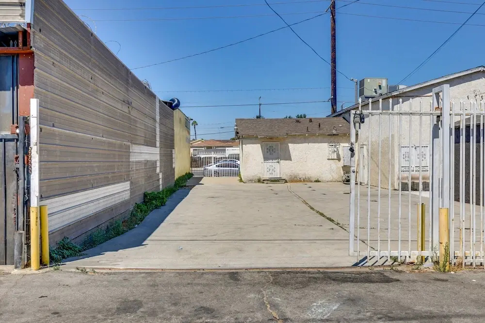 photo 1 of Los Angeles Vacation Rental: 9 Mi to Downtown!