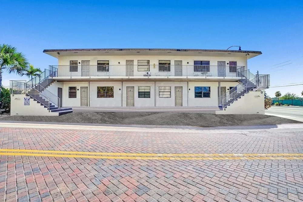 photo 1 of Lovely Double Studio Hollywood Beach Free Parking