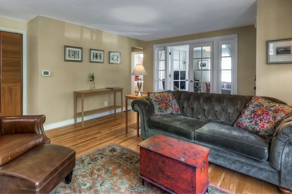 photo 1 of Lovely Laurelhurst - Music Room & Sunny Yard 3 Bedroom Home