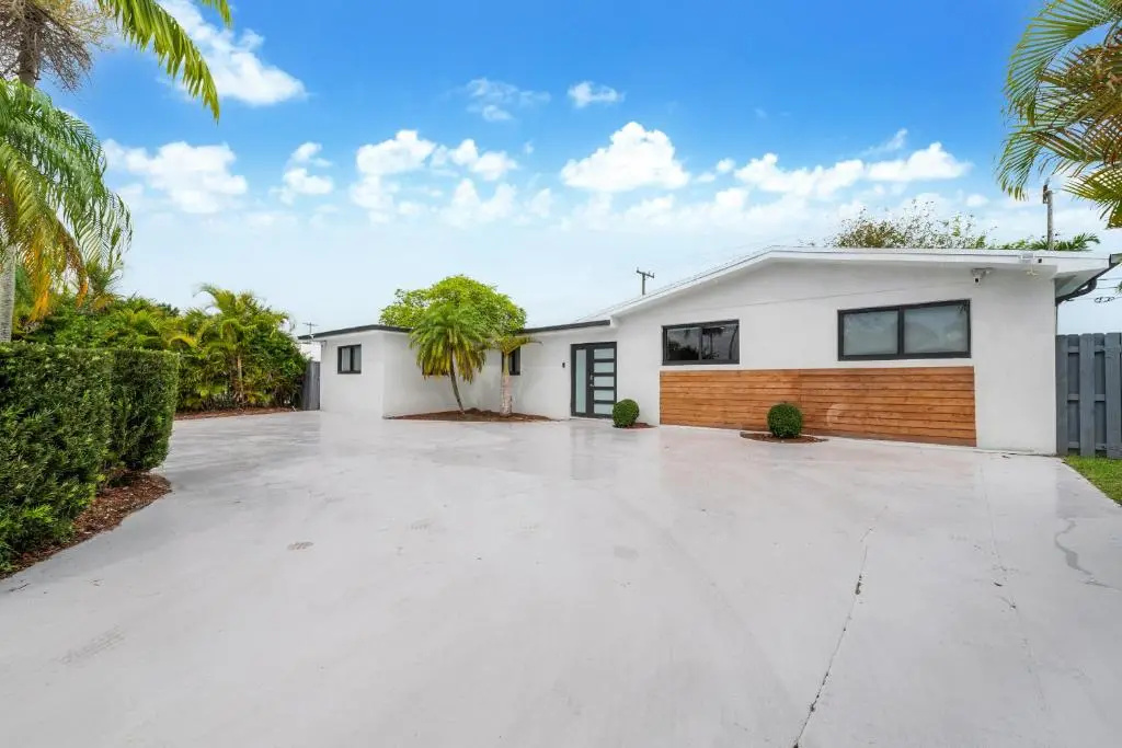 photo 1 of Lux House w/Heated Pool,Jacuzzi ,Basketball Court