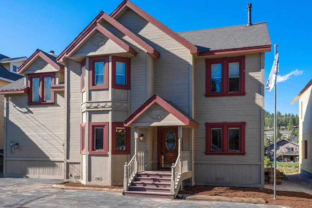 photo 1 of Luxe & Spacious Riverfront , Steps To Downtown 5 Bedroom Home