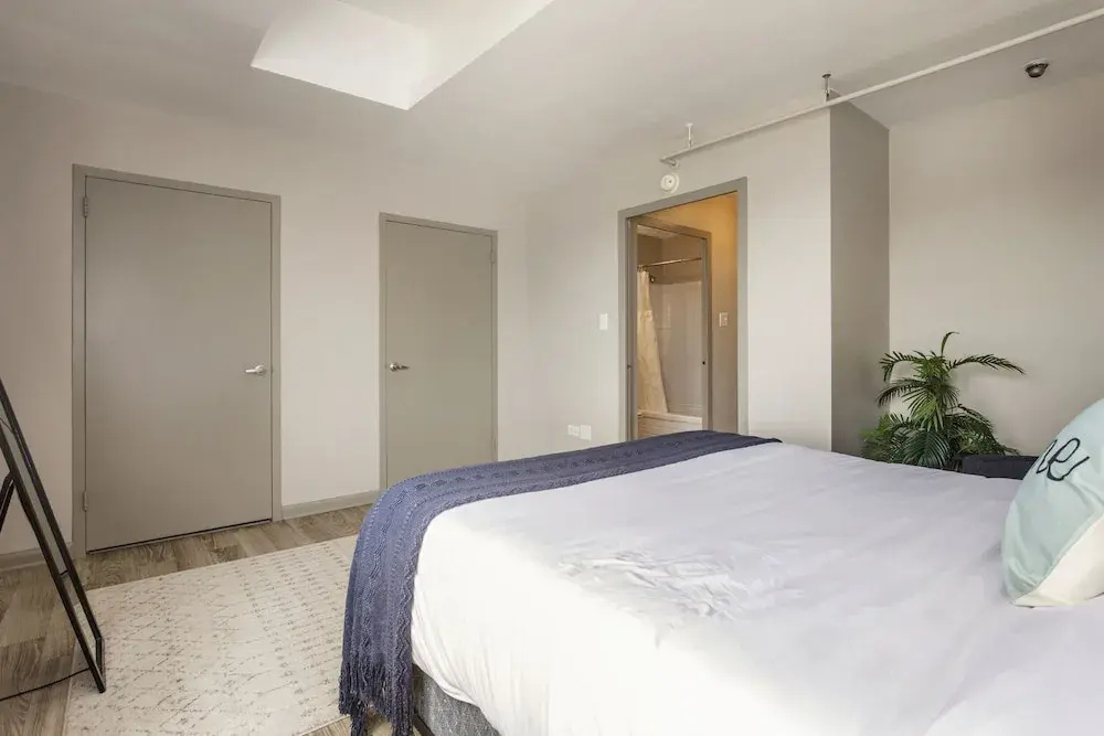 photo 1 of Contemporary 1 bedroom | CozySuites