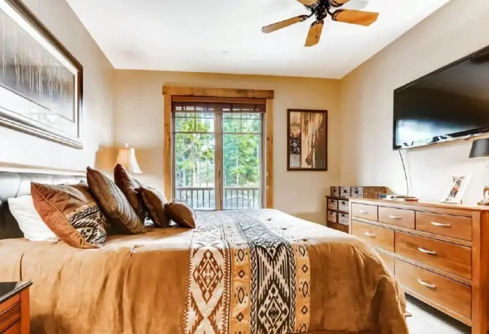 photo 1 of Luxury 2 Bedroom Mountain Vacation Residence With Hot Tub, Pool, and Easy Access to Ski Slopes