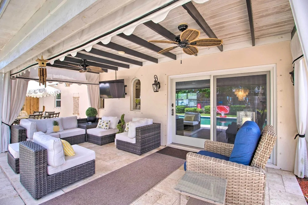 photo 1 of 2 Mi to Dtwn: Luxury Getaway in Palm Beach Gardens