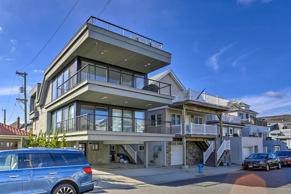 photo 1 of Luxury Long Beach Villa With Ocean Views!