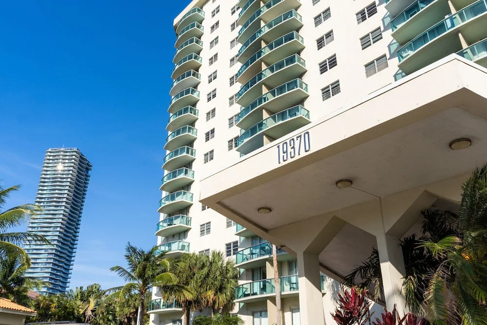 photo 1 of Luxury Miami Beach Condos