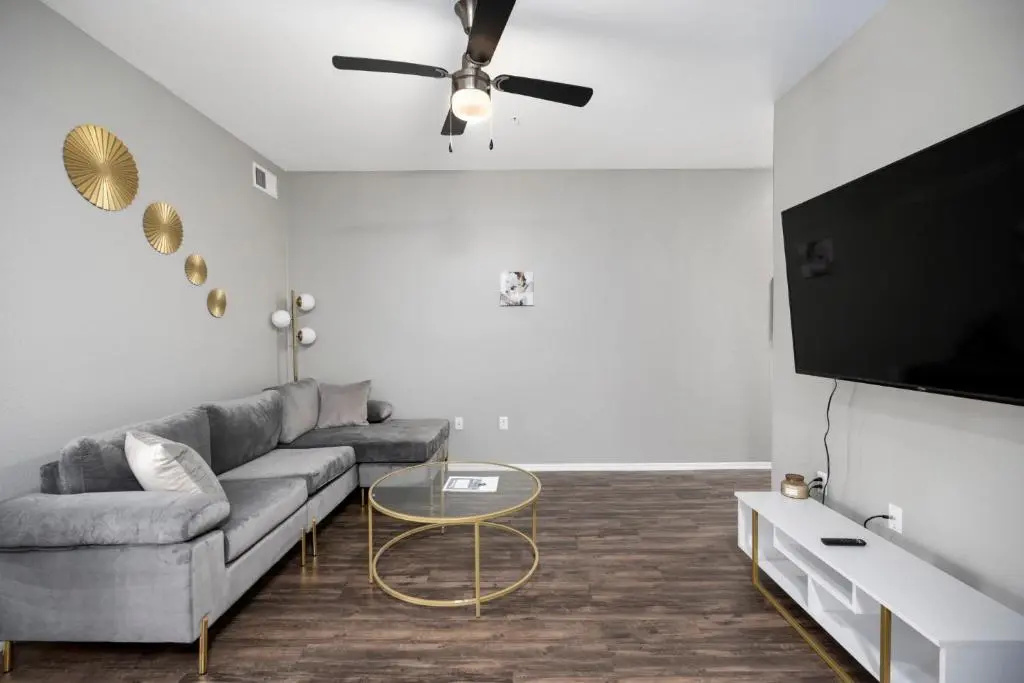photo 1 of Luxury Mountain View 2BR with balcony located in Scottsdale