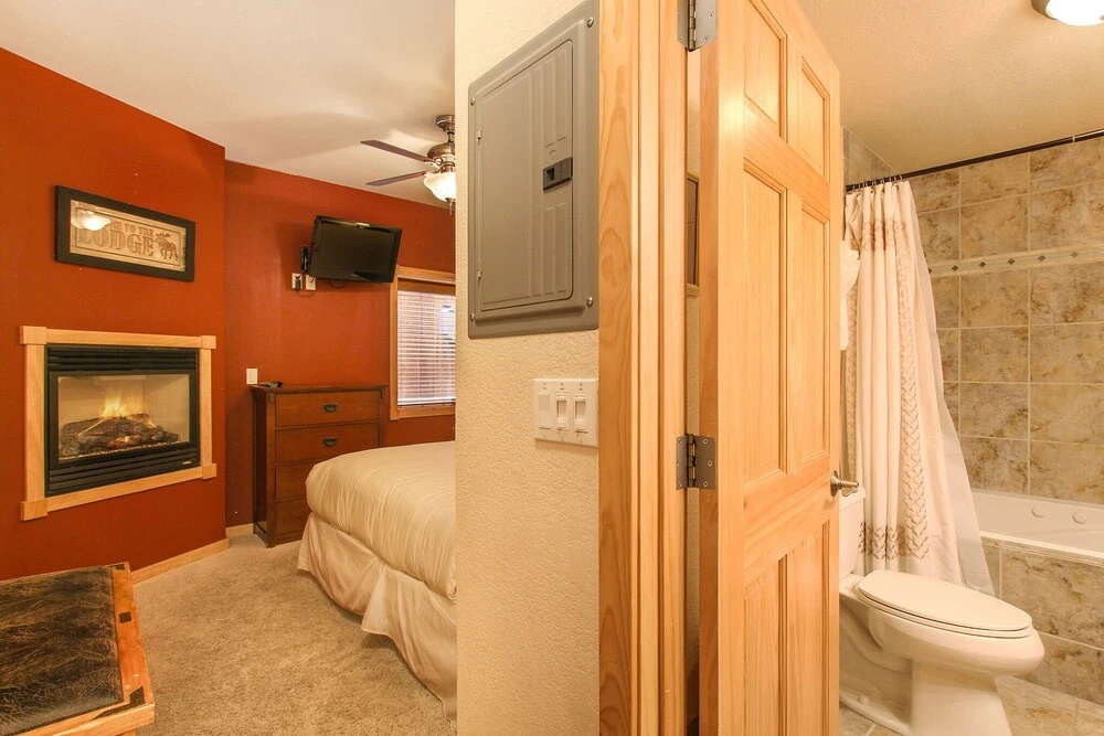 photo 1 of Macgregor Mountain 27c 1 Bedroom Condo by RedAwning
