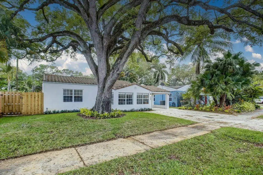 photo 1 of Madrina's Cozy 3BR-1BA Spacious Backyard
